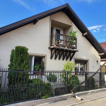 Отель Rasnov Retreat Экстерьер фото