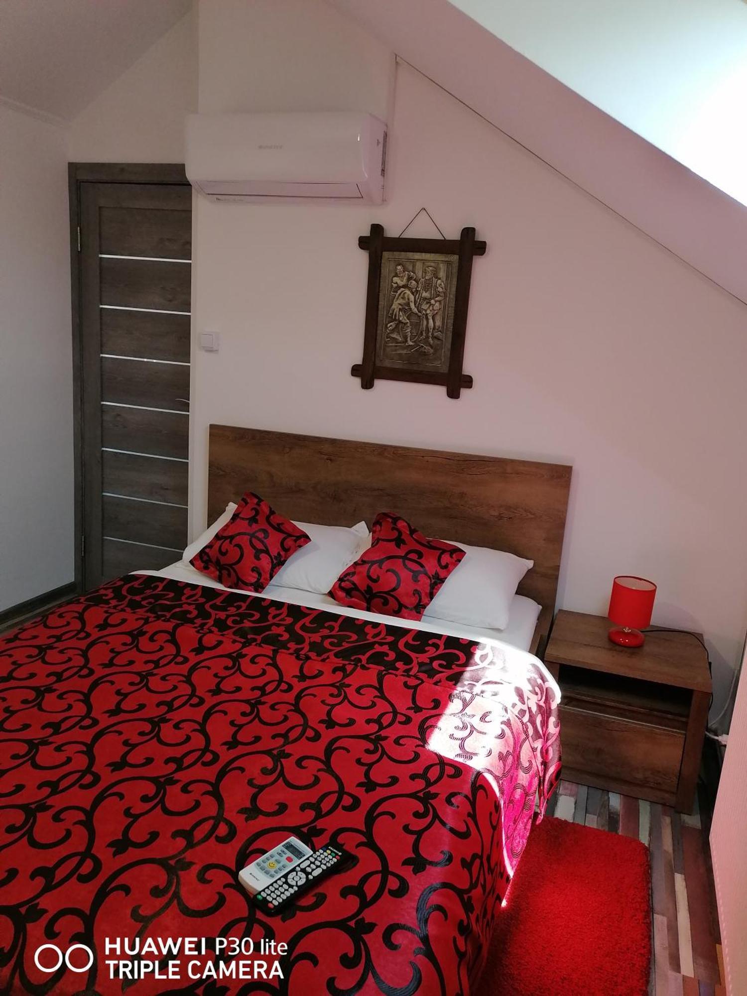 Отель Rasnov Retreat Экстерьер фото